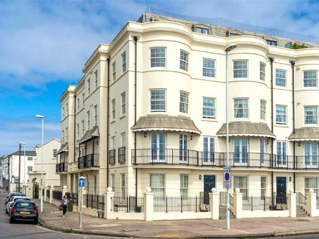 Flat for sale in West Worthing, Worthing