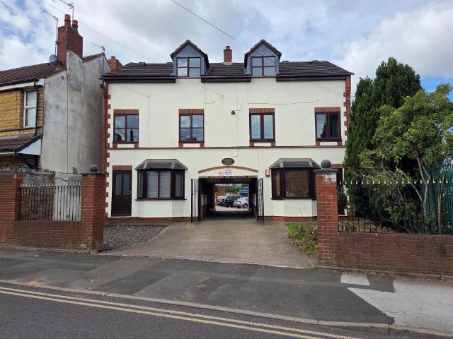 Flat for sale in Catherine Cross, Darlaston