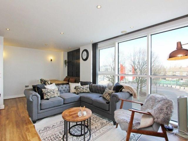 Flat for sale in Custom House, Greater London