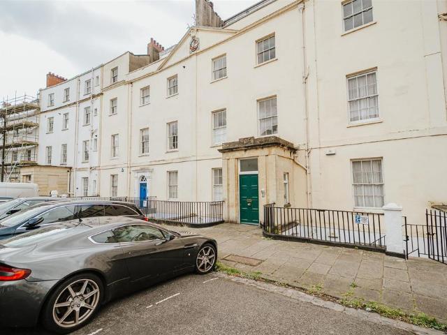 Flat for sale in Hotwells, Feckenham
