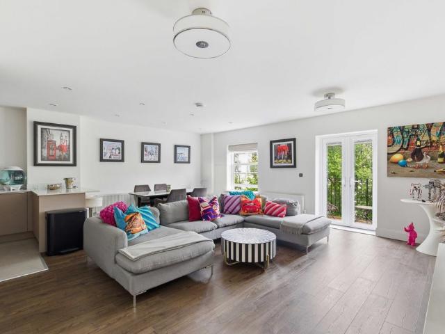 Flat for sale in St James, Sandown Park