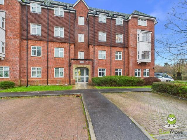 Flat for sale in Mapledurwell, Priest Down