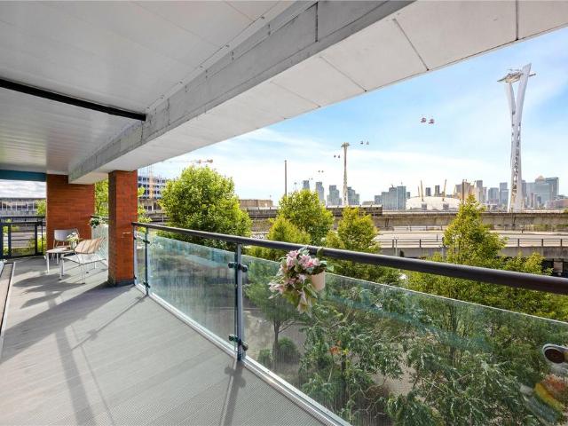 Flat for sale in Custom House, Greater London
