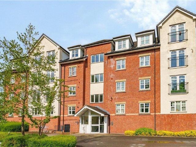 Flat for sale in Wilderspool, Warrington