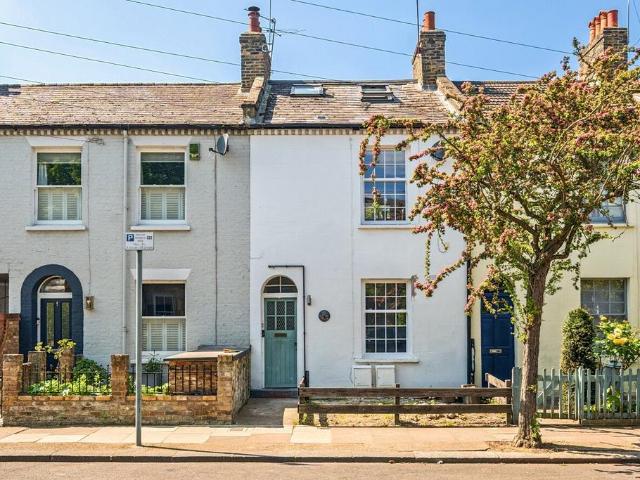 Flat for sale in Putney, Greater London