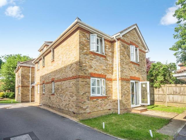 Flat for sale in Bassett, City Of Southampton