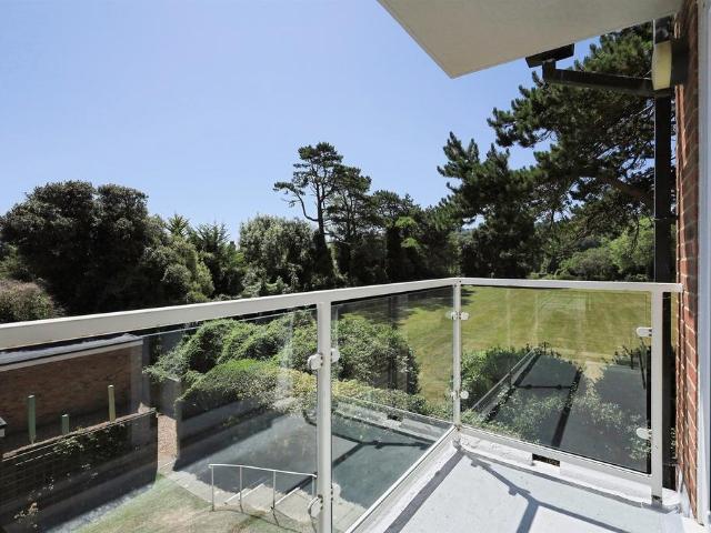 Flat for sale in Eastbourne, East Sussex