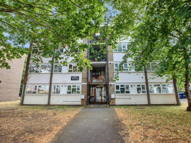Flat for sale in Greenwich Town Centre, Greater London