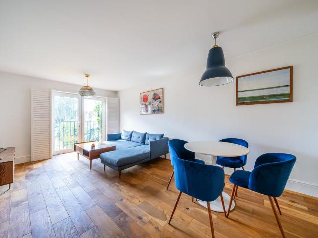 Flat for sale in London Borough of Wandsworth, Greater London