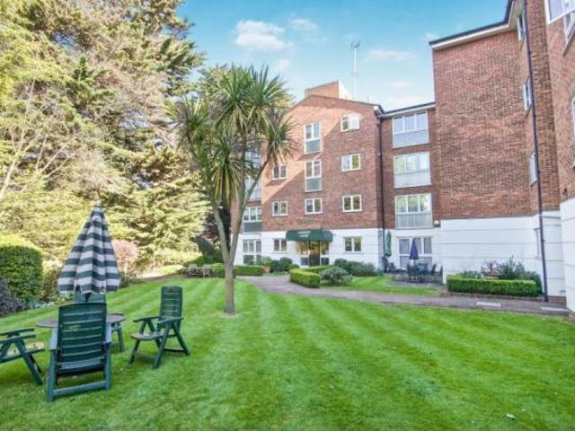 Flat for sale in Hendon, Greater London