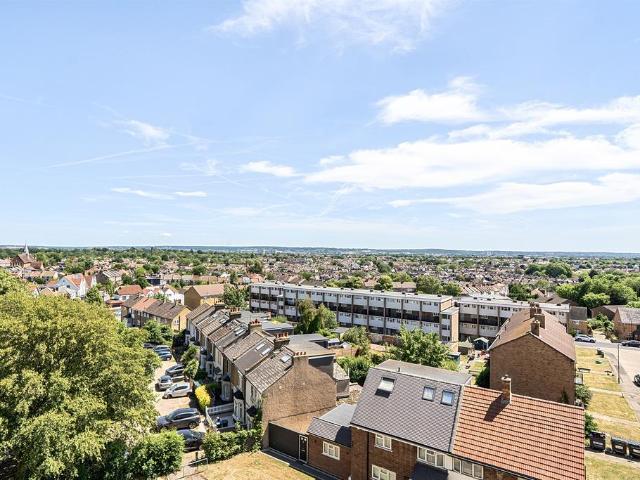 Flat for sale in Greater London
