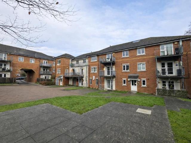 Flat for sale in Castlefield, Cressex