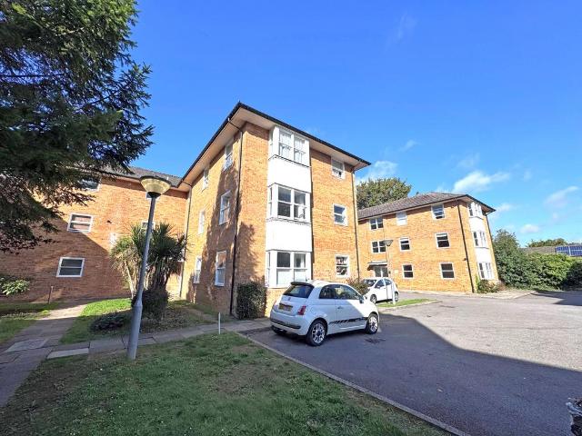 Flat for sale in Withdean, Brighton