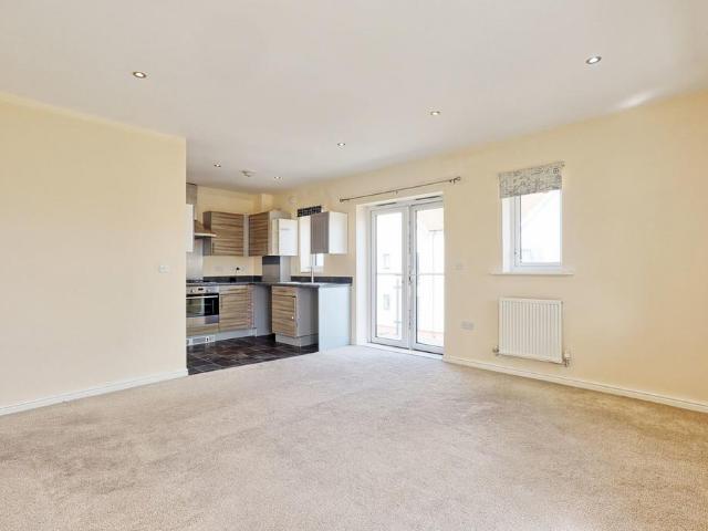 Flat for sale in South Ockendon, Essex