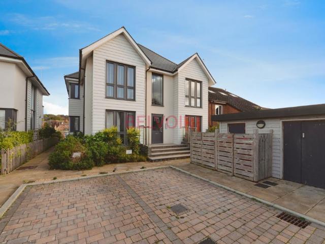 Flat for sale in St Denys, Isle Of Man