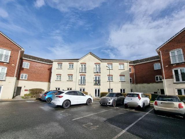 Flat for sale in Bridgend, Wales