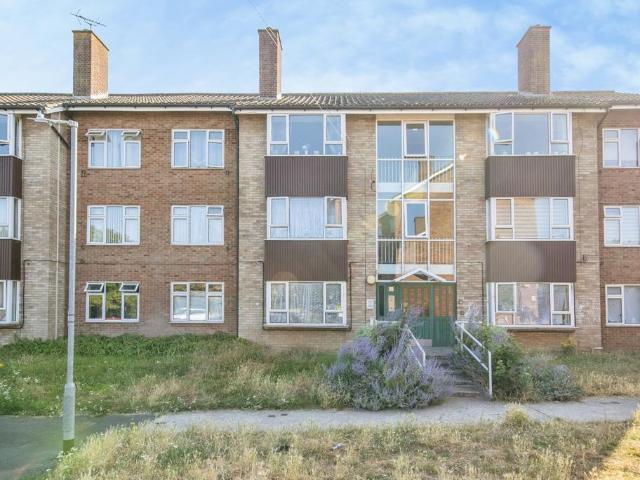Flat for sale in Key Street, Suffolk