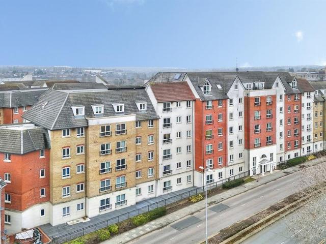 Flat for sale in Semilong, Northampton