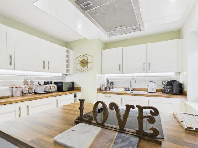 Flat for sale in East Donyland, Fordham Heath