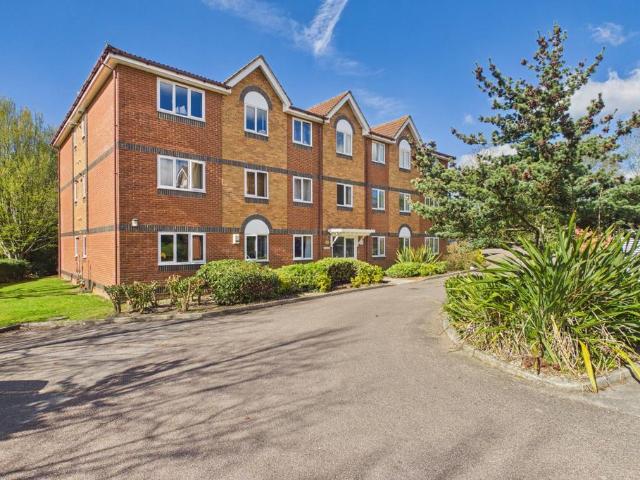 Flat for sale in Newell Green