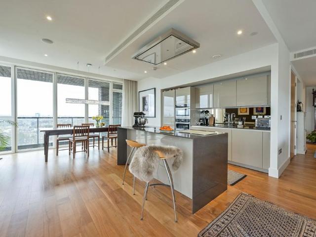 Flat for sale in Putney, Greater London