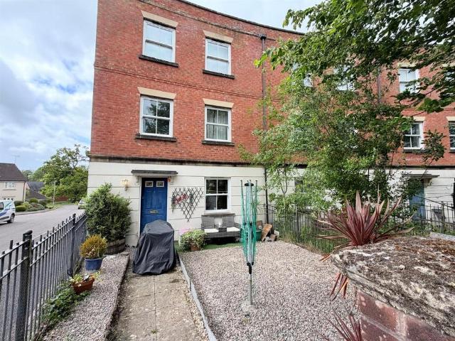 Flat for sale in Newton St Cyres, Devon