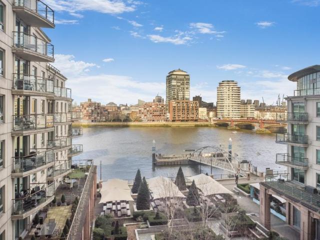 Flat for sale in Vauxhall, Isle Of Man