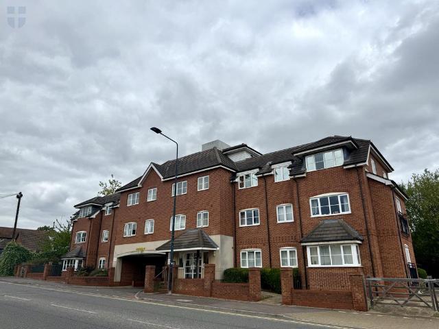 Flat for sale in Walton, Aylesbury