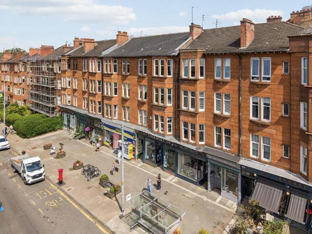 Flat for sale in Broomhill, Scotland