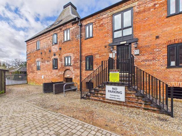 Flat for sale in East Tuddenham, Norfolk
