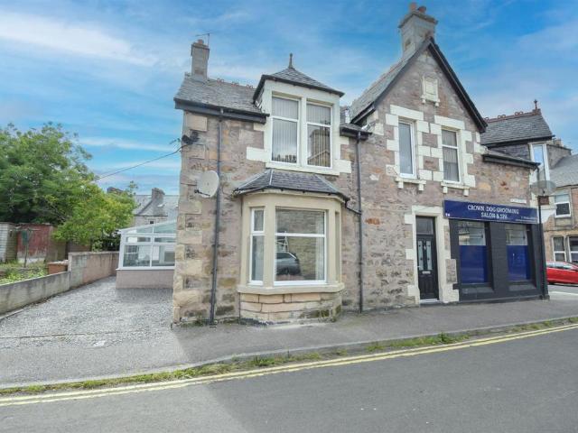 Flat for sale in Crown, Lentran