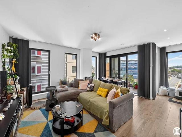 Flat for sale in Stratford Marsh, Greater London