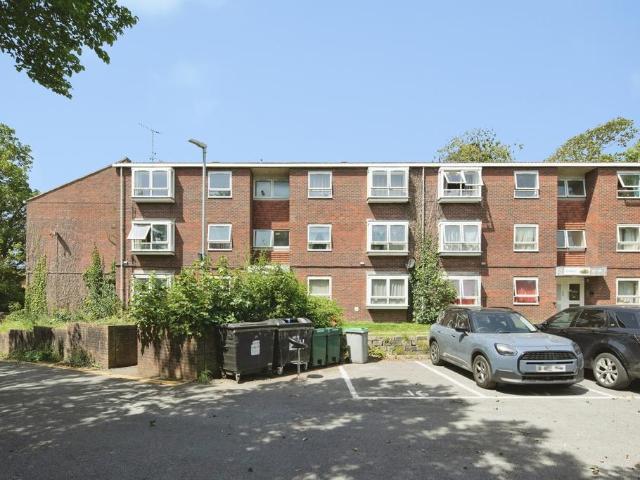 Flat for sale in Round Hill, Brighton & Hove