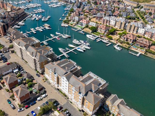 Flat for sale in Crumbles, Eastbourne
