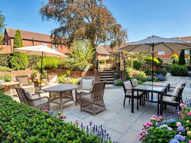 Flat for sale in Littlecote, West Sussex