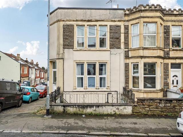 Flat for sale in Upper Knowle, Feckenham