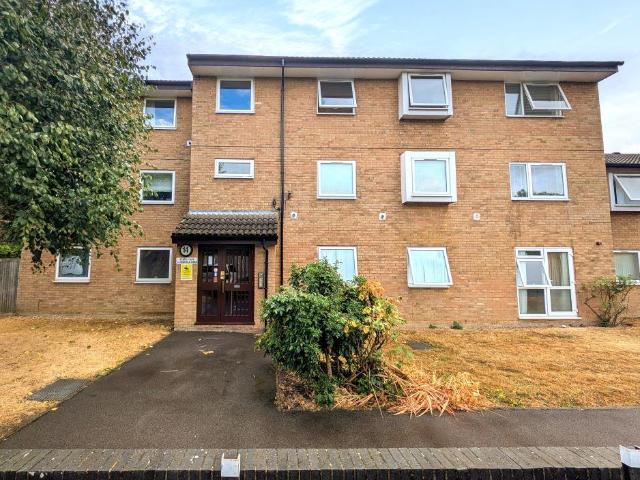 Flat for sale in London Borough of Merton, Merton Park