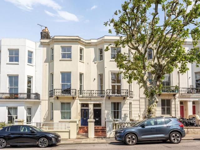 Flat for sale in Brunswick