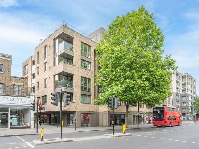 Flat for sale in Camberwell, Greater London
