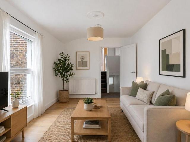 Flat for sale in South Tottenham, Greater London