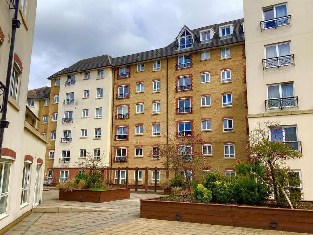 Flat for sale in Semilong, Northampton
