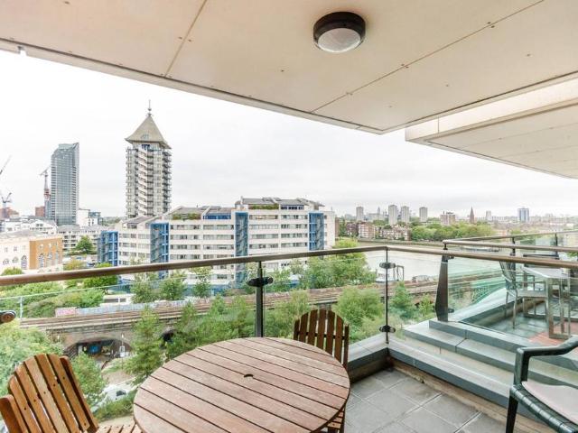 Flat for sale in Imperial Wharf, Greater London