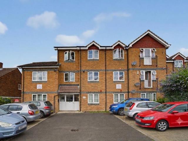 Flat for sale in Britwell, Slough