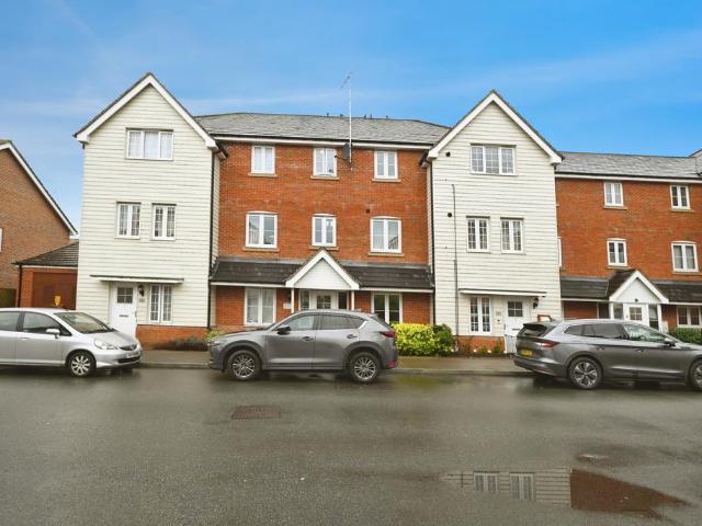 Flat for sale in Woodley