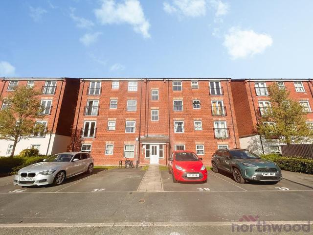 Flat for sale in Burnden, Lee Bank
