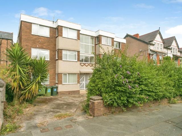 Flat for sale in Colwyn Bay, Wales