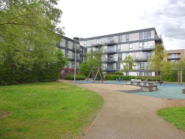 Flat for sale in Highams Park, Greater London