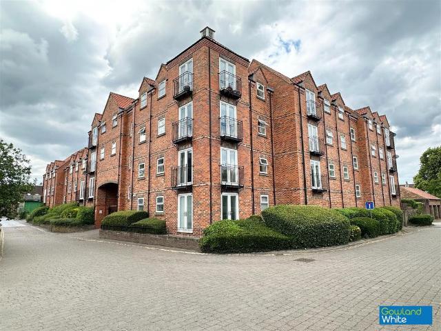 Flat for sale in Yarm, Stockton-on-tees