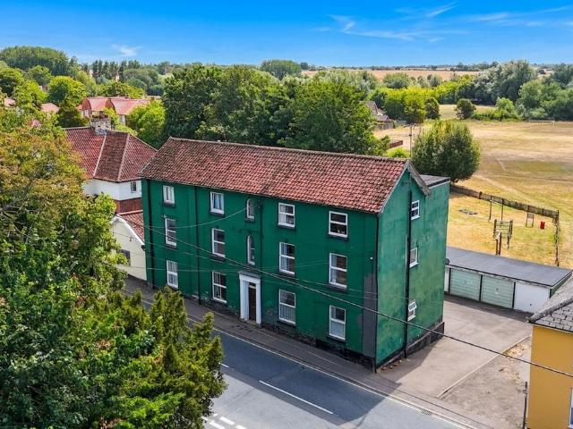 Flat for sale in Bedingfield, Suffolk