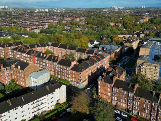 Flat for sale in Thornwood, Glasgow